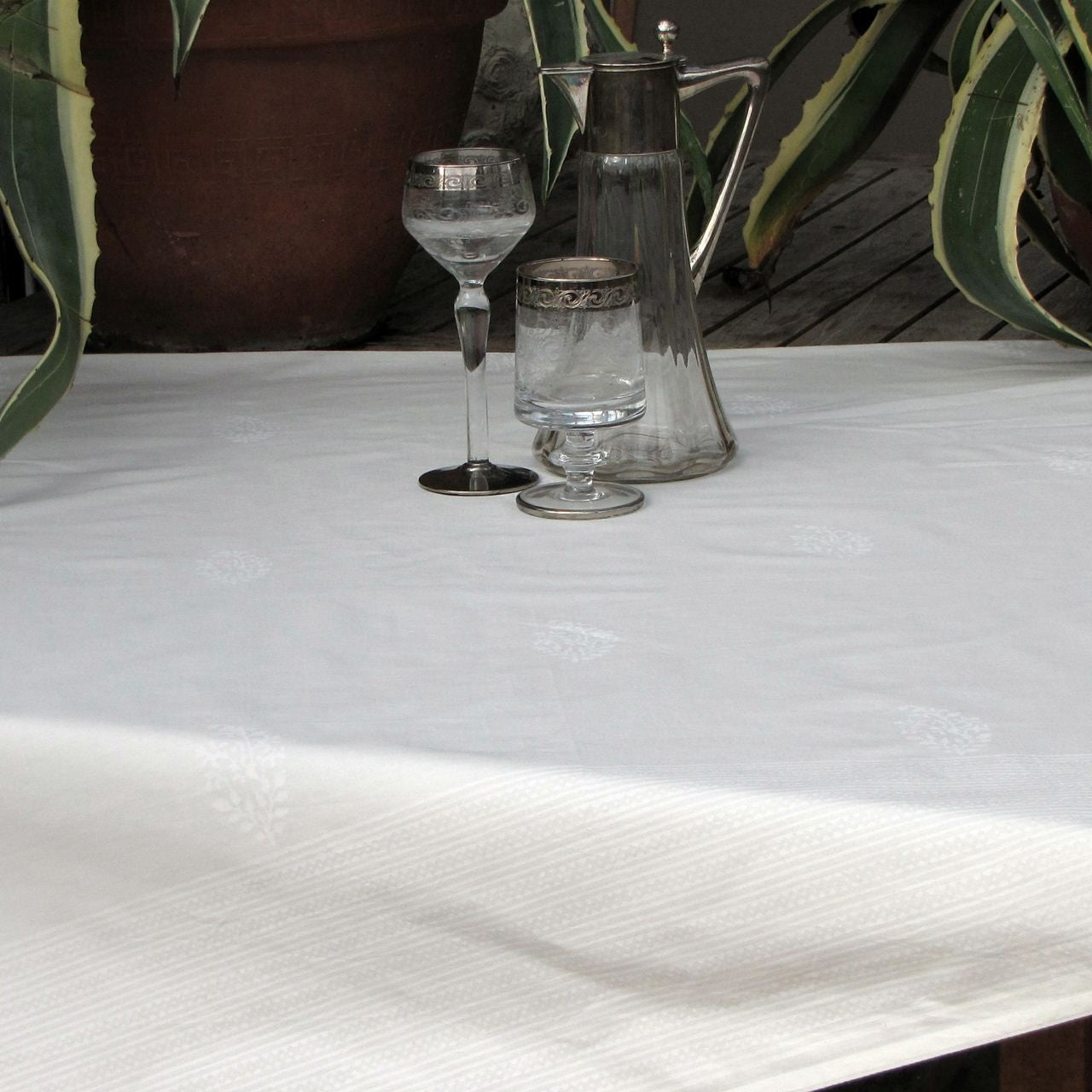 Tischdecke Blockprint White Floral ca 140x220 cm