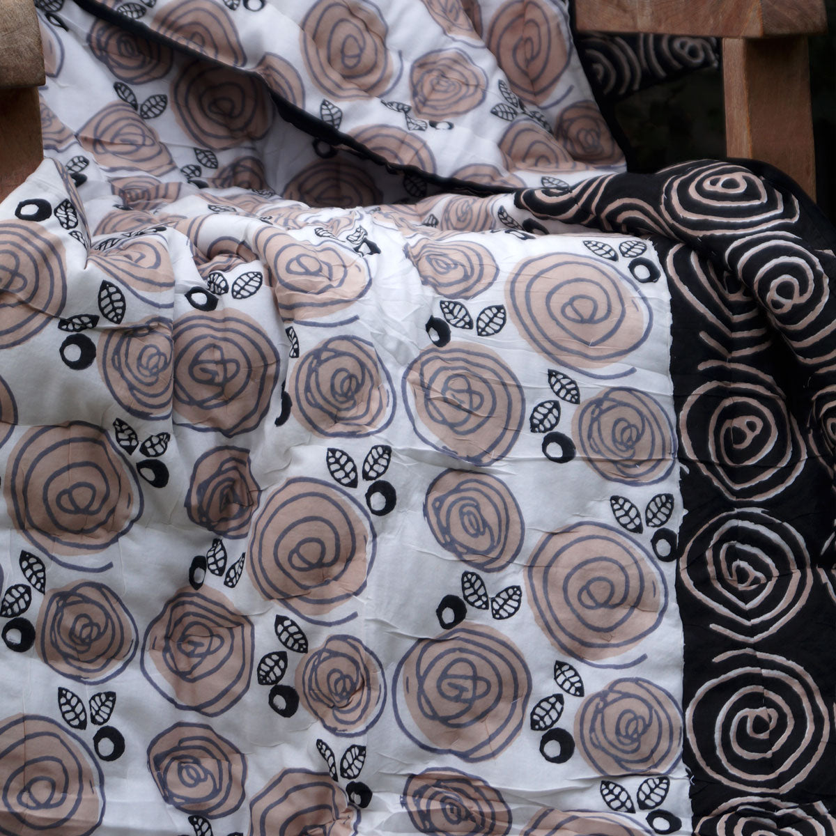 Steppdecke Blockprint Abstract Flower 225x270 cm
