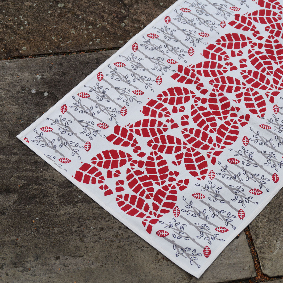 Tischläufer Blockprint Red Tree 45x150