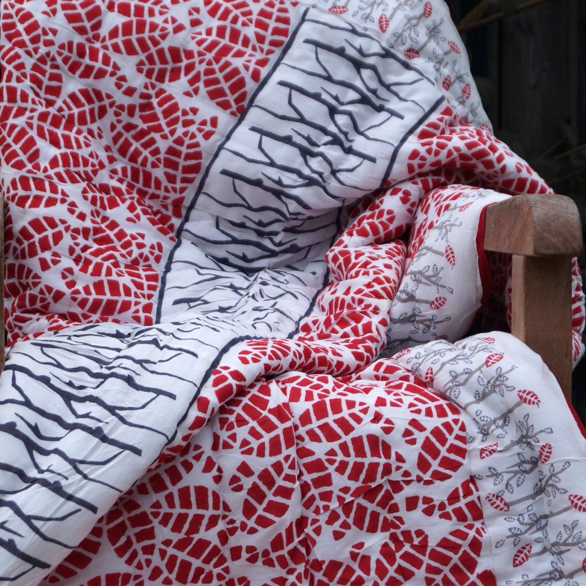 Steppdecke Blockprint Red Tree 150x225 cm