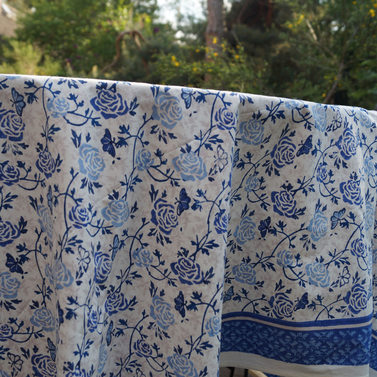 Tischdecke Blockprint Blue Rose 140x220