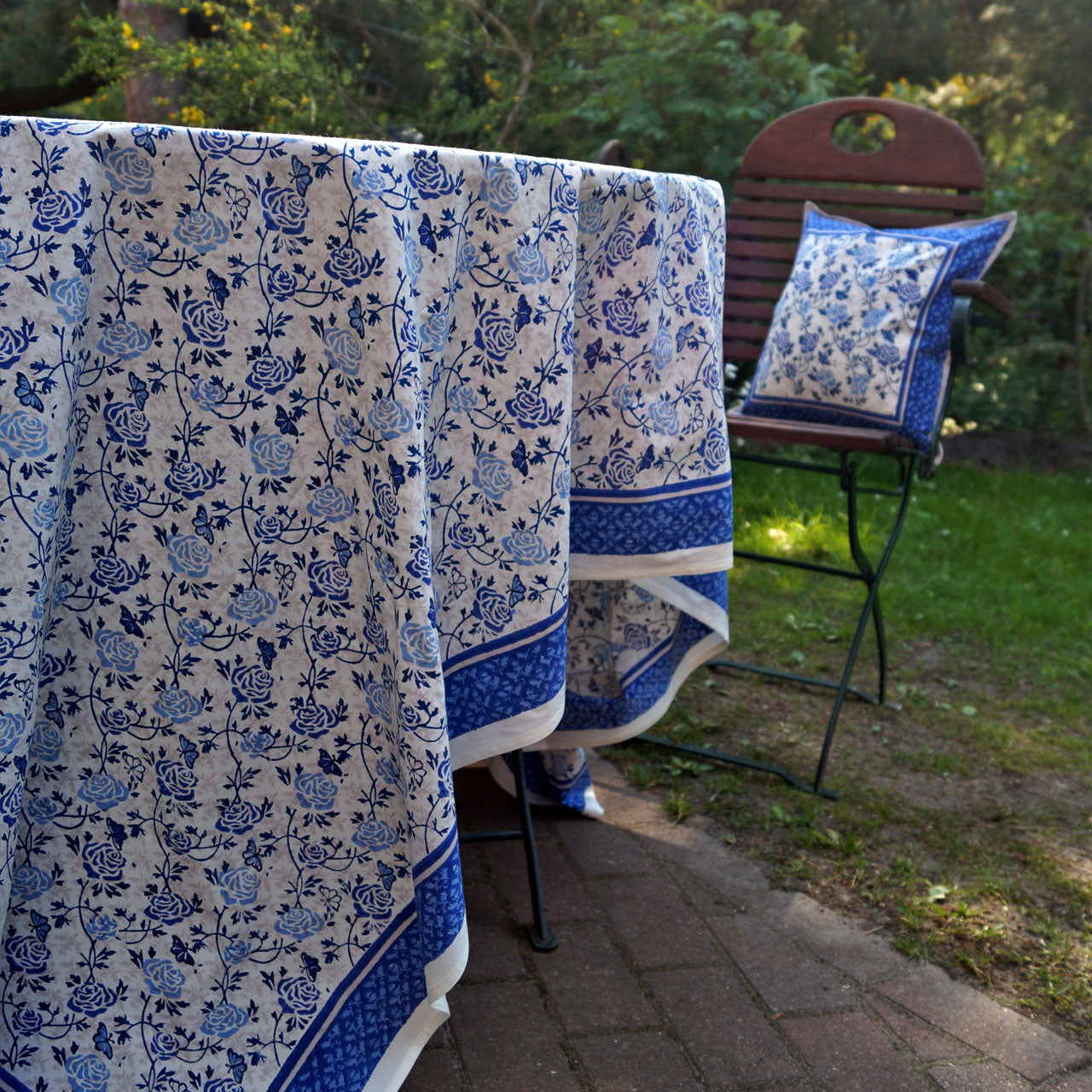 Tischdecke Blockprint Blue Rose 180x270 cm