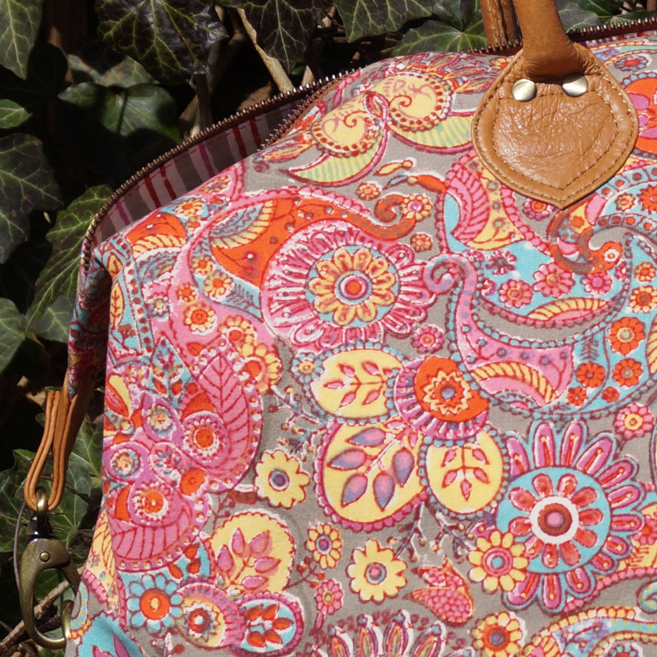 Travel Bag Pink Paisley