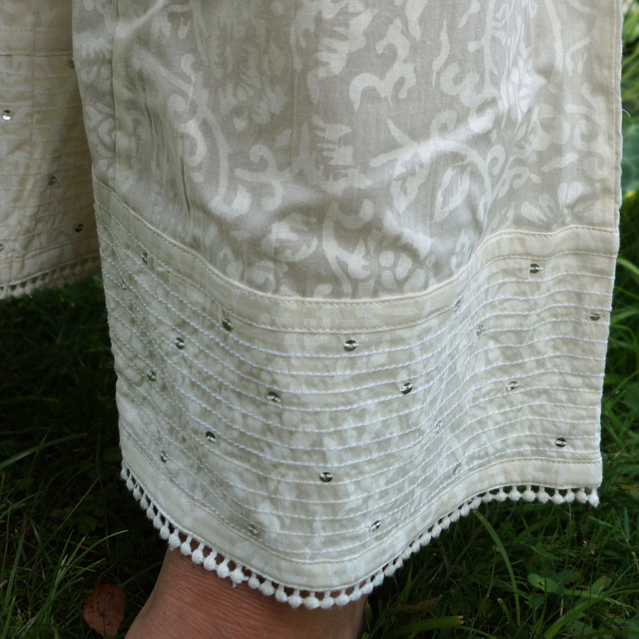 Sommerhose Grösse M Muster Weiss auf Weiss
