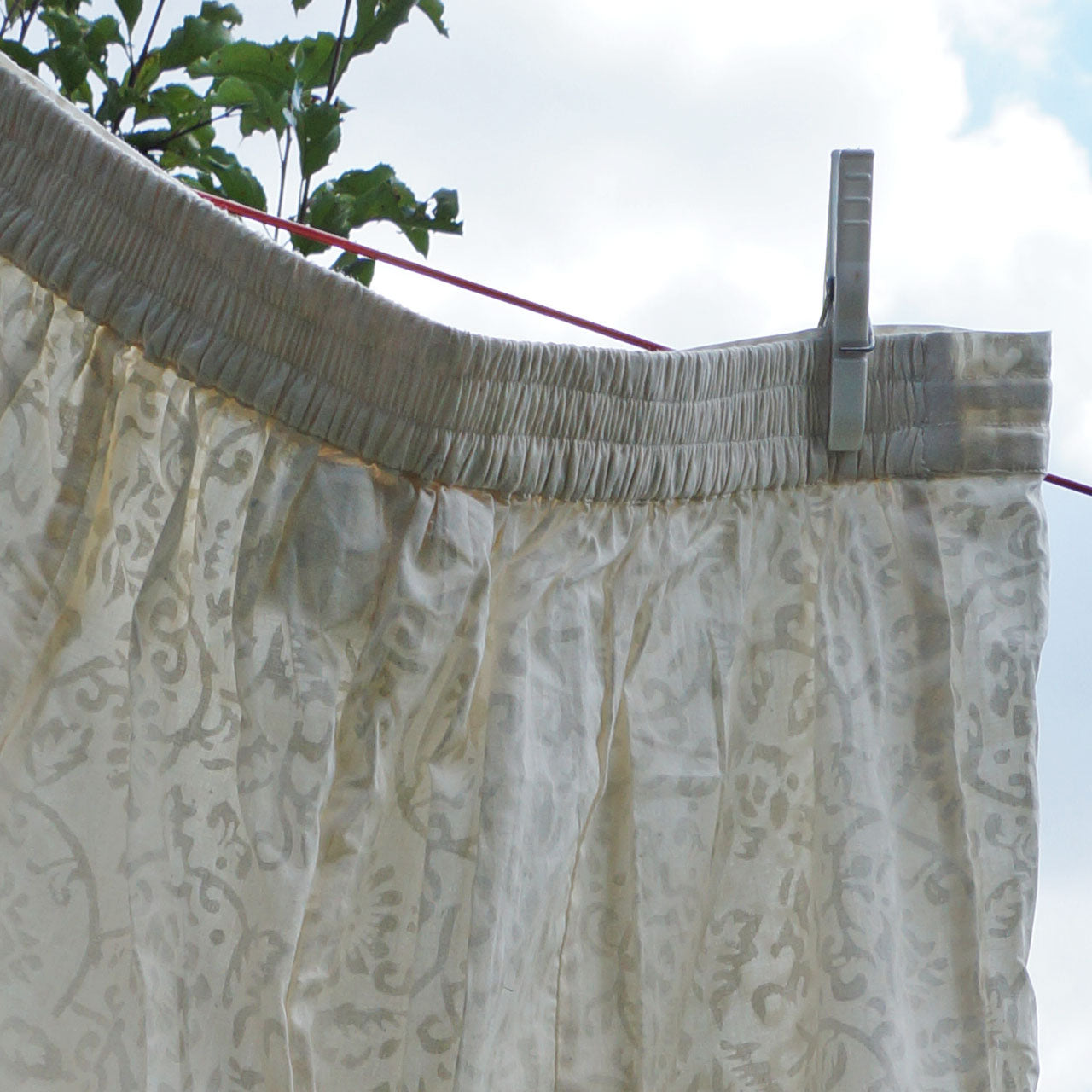 Sommerhose Grösse M Muster Weiss auf Weiss