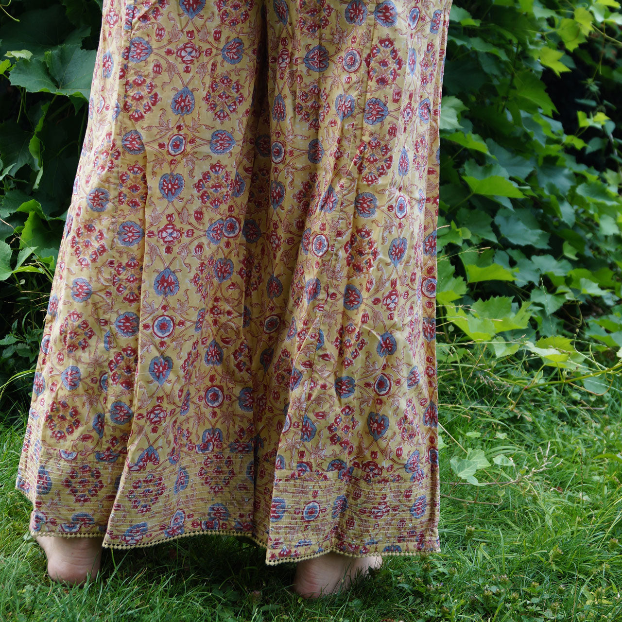 Sommerhose Grösse M Muster Sonnengruss